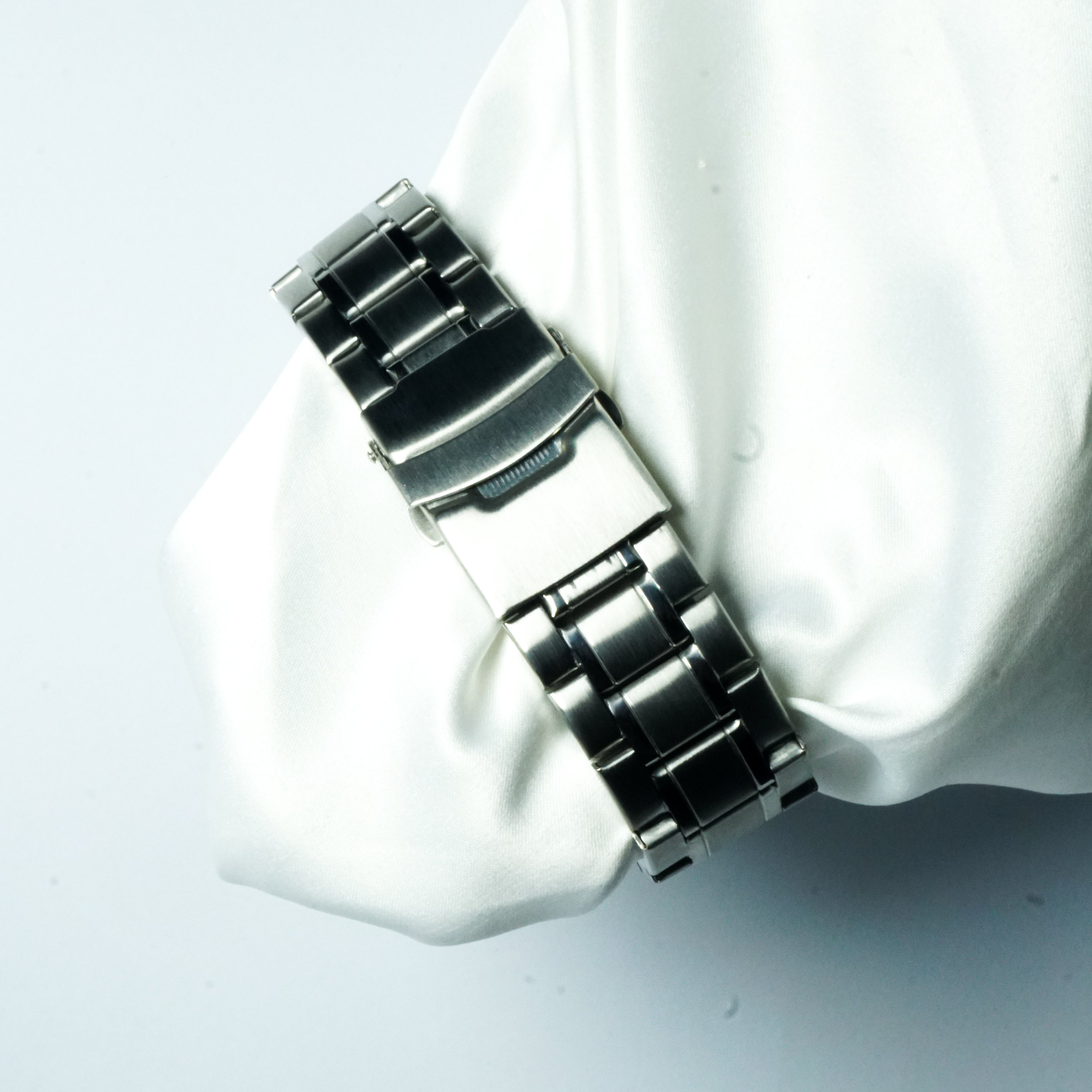 Omega Seamaster Silver White Chronograph – Stainless Steel